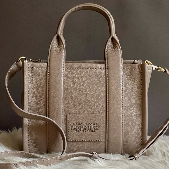 Marc Jacobs The Leather Small Tote Bag - Picture 5 of 16